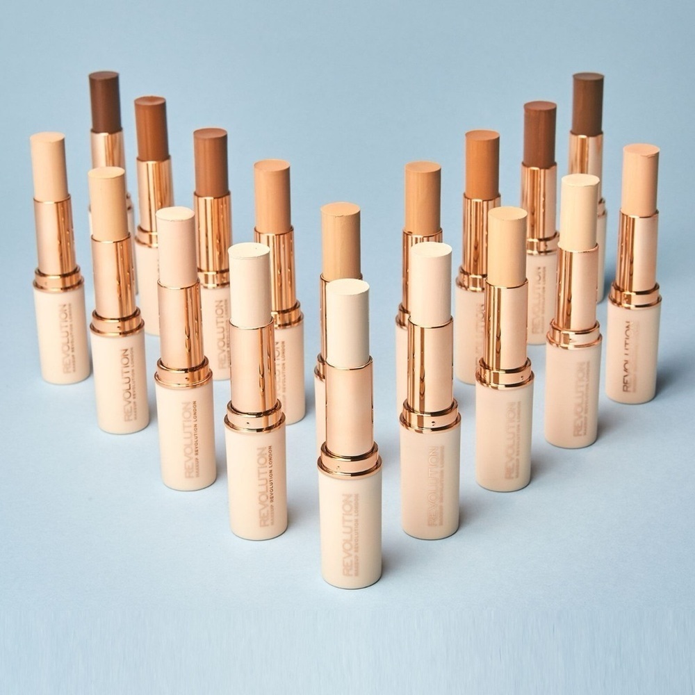 ❄️ Makeup Revolution | Fast Base Stick Foundation Various Shades Available